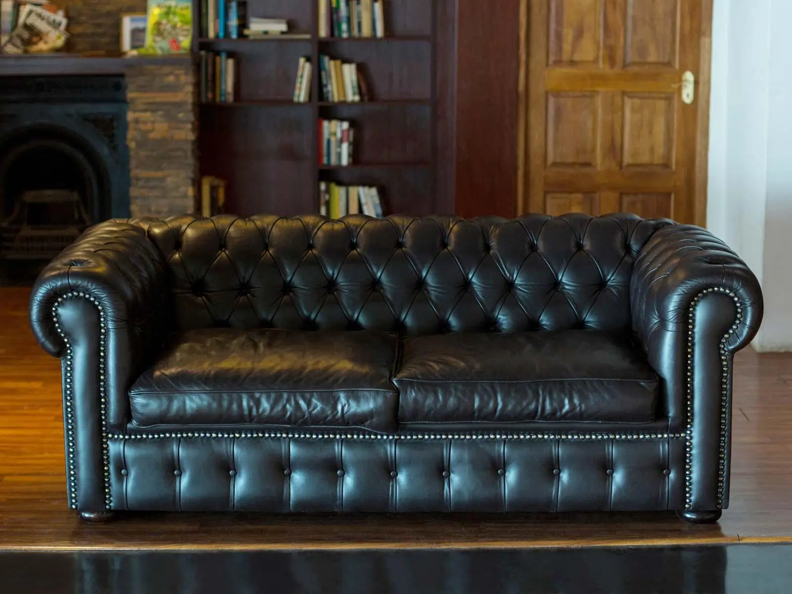 Chesterfield Sofa Front View Black Leather